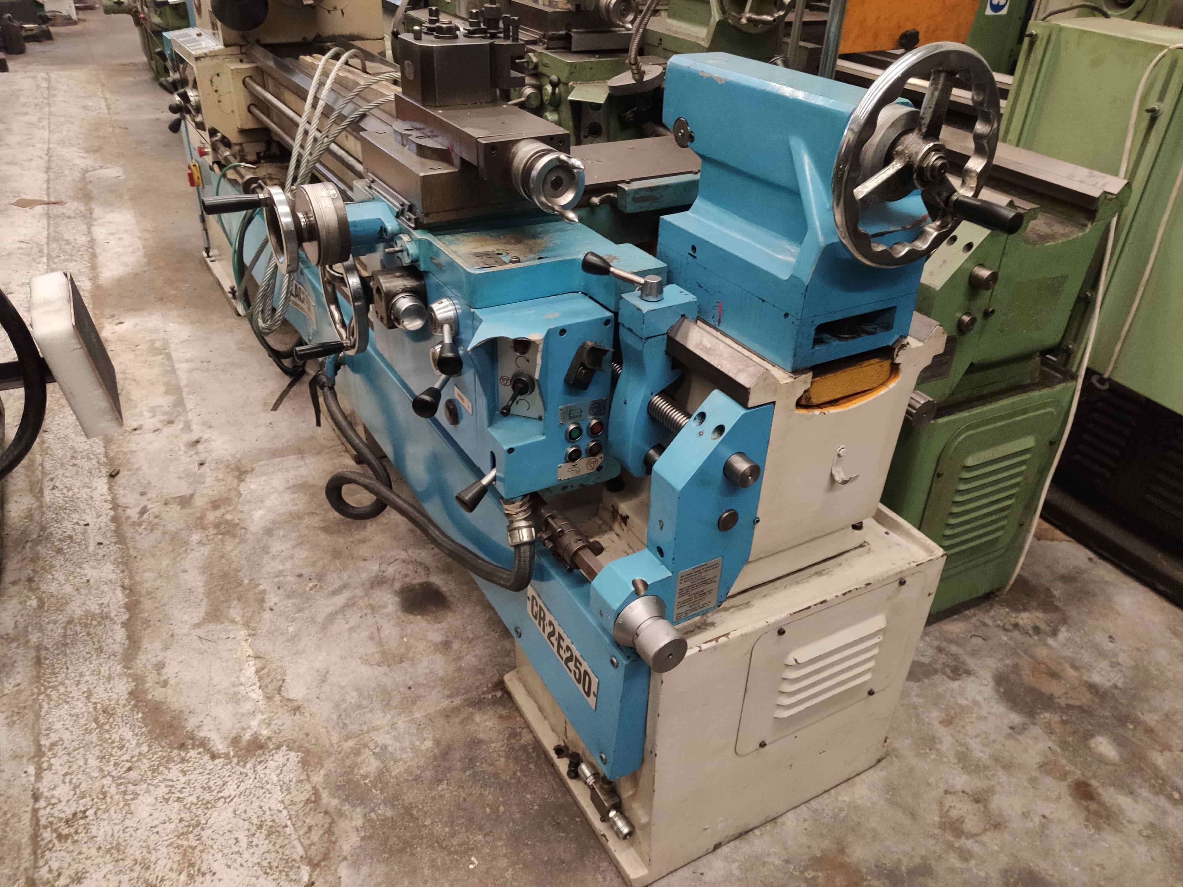 TORNO USADO LACFER CR2-E250 DE 2000